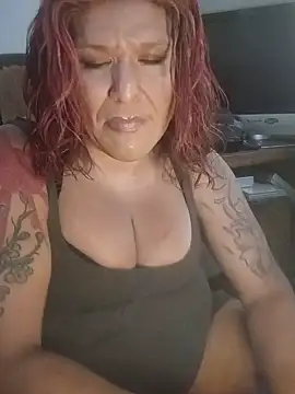 deedeedoll82222 webkamerás műsora