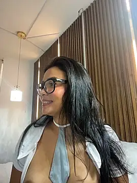 Rousse_blue Chat XXX in diretta