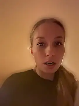 Mrs_Mr_007n Webbikameraesitys