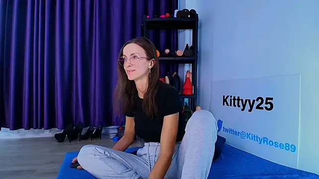 kittyy25 webcam show
