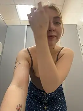 Sunny___Bunny Show in webcam