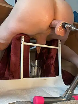 Show modela Inseminator69 na web-kameri