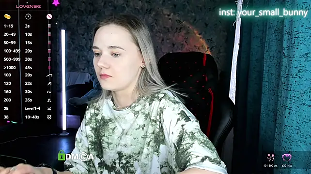 Your_small_bunny Show in webcam