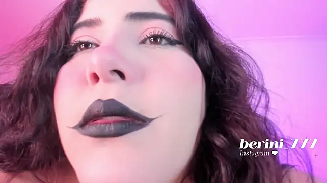 צ'אט XXX בשידור חי של AmberiniHoffman