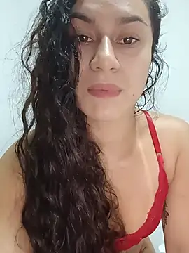 Show de yummi_greluda na webcam