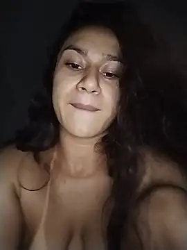 yummi_greluda Chat XXX live