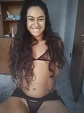 Chat +18 de yummi_greluda ao vivo