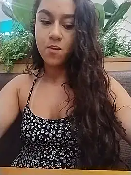 yummi_greluda Chat XXX live
