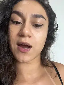 عرض كام yummi_greluda