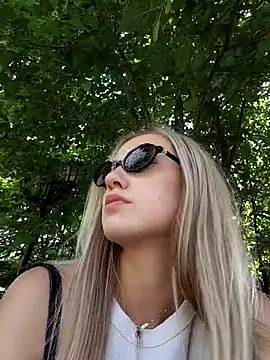 caressyourself Webcam show