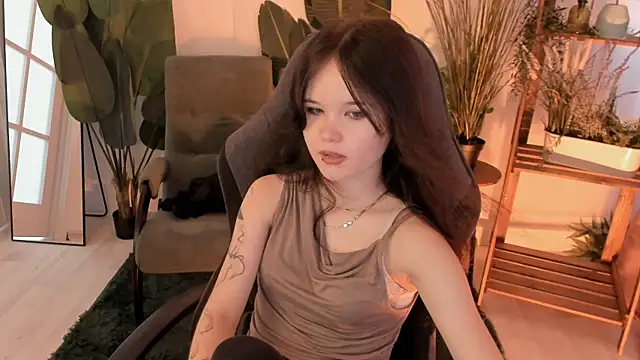 Elainebeness Chat XXX in diretta