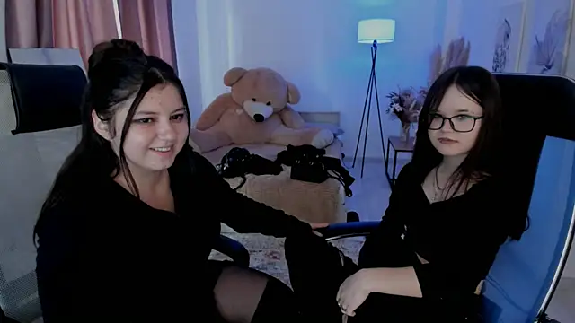Elainebeness Chat XXX in diretta