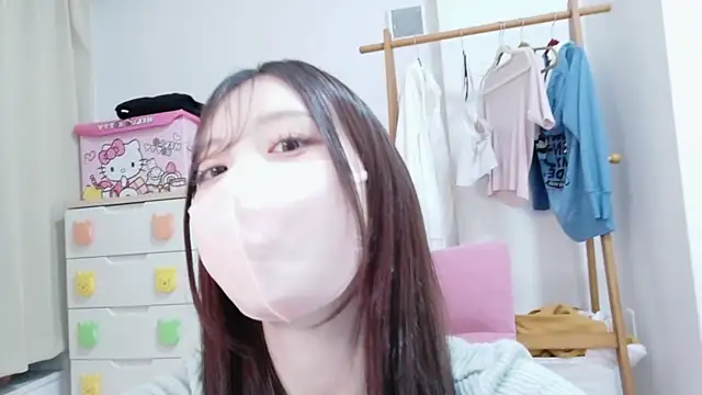 0o_MOMO_o0のライブXXXチャット