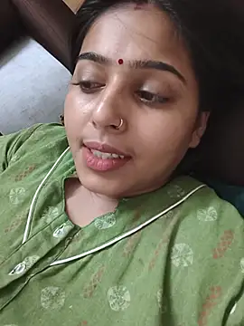 Cute-Simmi69's Live XXX Chat