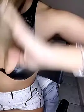 Show de fofinhaa12 na webcam