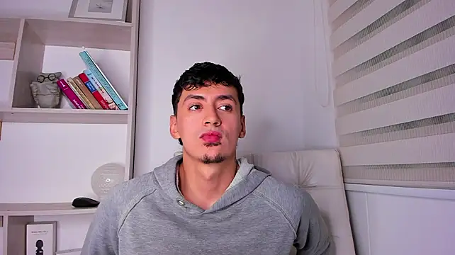 Aaron_Tate Pertunjukan Webcam