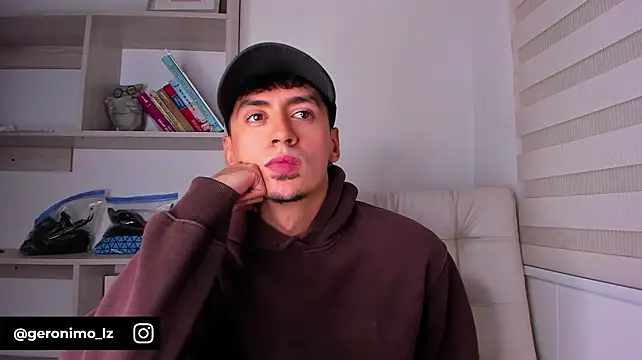 Živý XXX chat Aaron_Tate