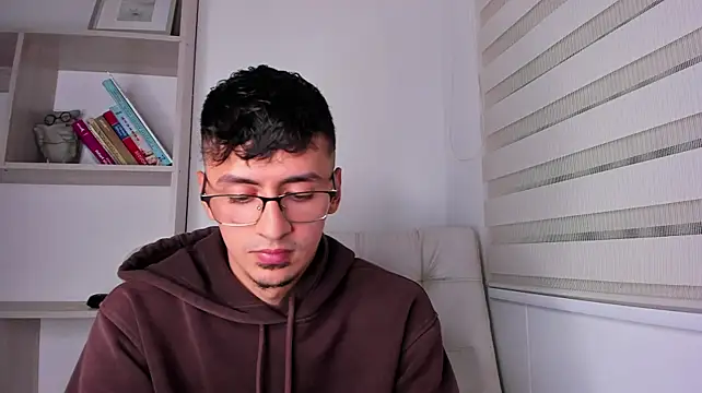 Aaron_Tate Adlı Modelin Web Kamerası Şovu