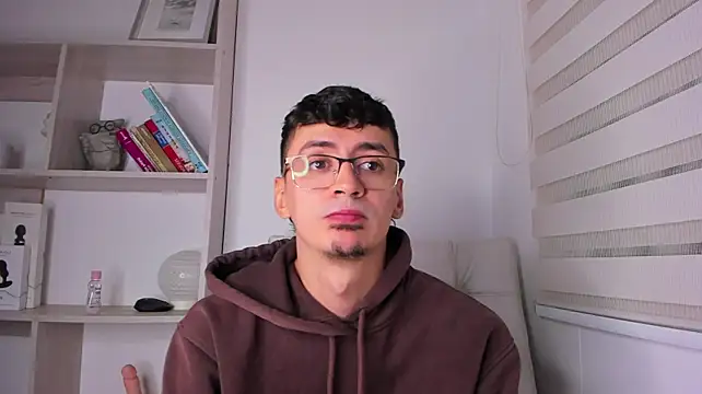 Aaron_Tate Pertunjukan Webcam