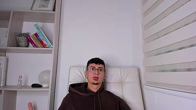 Aaron_Tate: вебкам-шоу