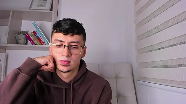 Aaron_Tate ওয়েবক্যাম শো