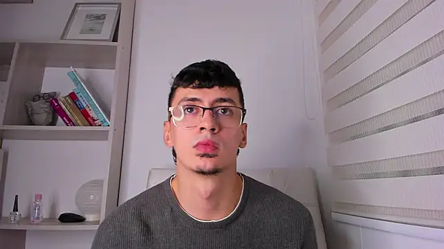 عرض كام Aaron_Tate