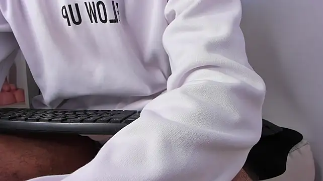 Aaron_Taten Webbikameraesitys