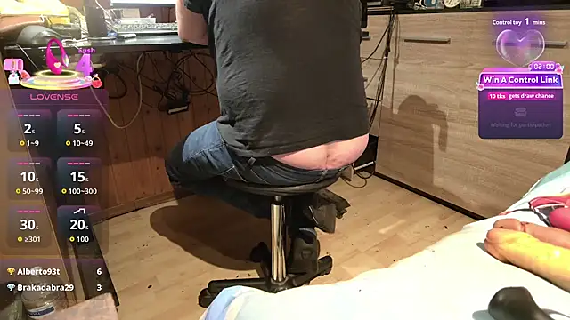 misteryman1956 Show in webcam