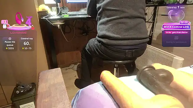 misteryman1956 Show in webcam