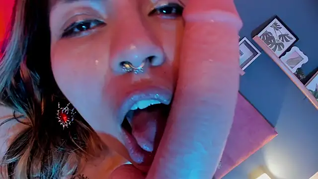 delilah_fix Show in webcam