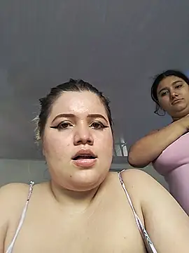 Sara_y_Amy Chat XXX in diretta