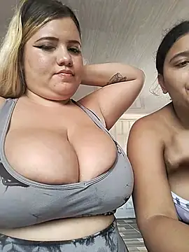 Pertunjukan Kamera Web Sara_y_Amy