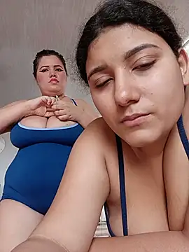 Sara_y_Amy's Webcam Show