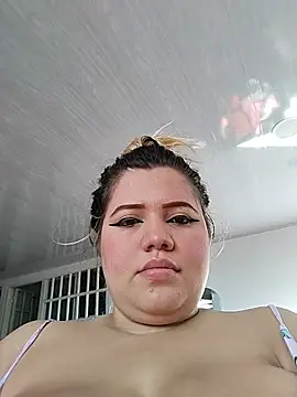 Sara_y_Amy Chat XXX in diretta