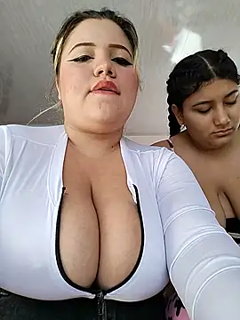 Show modela Sara_y_Amy na web-kameri