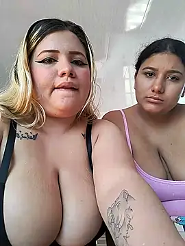 Sara_y_Amyn Webbikameraesitys