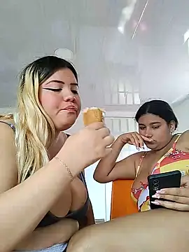 Sara_y_Amy 网络视讯表演