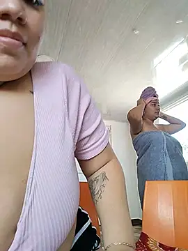 Sara_y_Amy Chat XXX in diretta