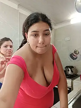 Sara_y_Amy: διαδικτυακό σόου στην κάμερα
