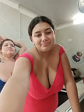 Show modela Sara_y_Amy na web-kameri