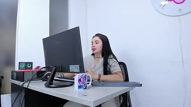 Show modela emagarcia na web-kameri