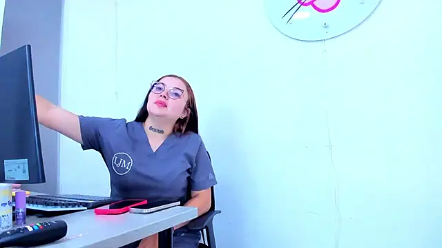 Show modela emagarcia na web-kameri
