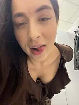 Holly_Play Chat XXX in diretta