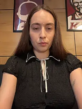 Czat XXX na żywo – Holly_Play