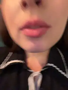 Holly_Play Adlı Modelin Canlı XXX Sohbeti