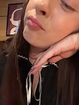 Holly_Play Chat XXX in diretta