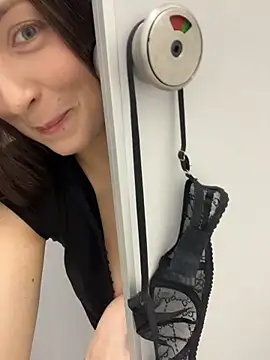Holly_Play Chat XXX live