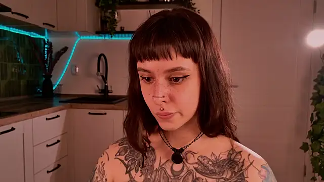 MichaellaMoon's Live XXX Chat