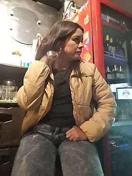 karlagiraldo198のライブXXXチャット