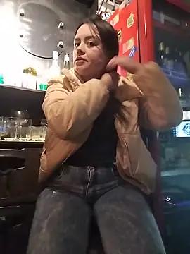 צ'אט XXX בשידור חי של karlagiraldo198